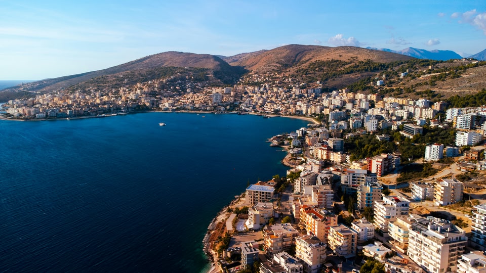 Turizmi fryn faturën e mbetjeve, Saranda dhe Himara përballen me kostot më të larta
