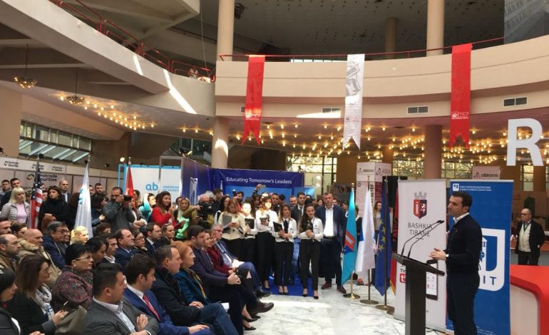 Panairi i punesimit: â€œWork & Studyâ€, 60 kompani ofrojne mbi 3 mije vende pune