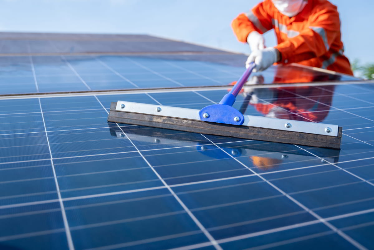 AR ECOENERGIA SHPK: Perse duhen pastruar panelet fotovoltaike?