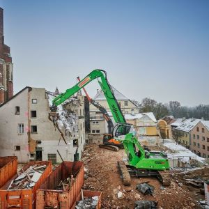 Eskavatora per shembje godinash Sennebogen Eskavatora per shembje godinash Sennebogen